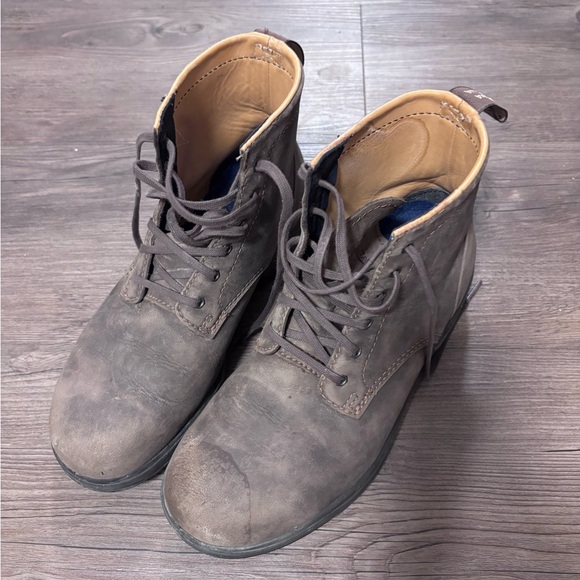 Blundstone Shoes - Lace up Blundstone Boots
